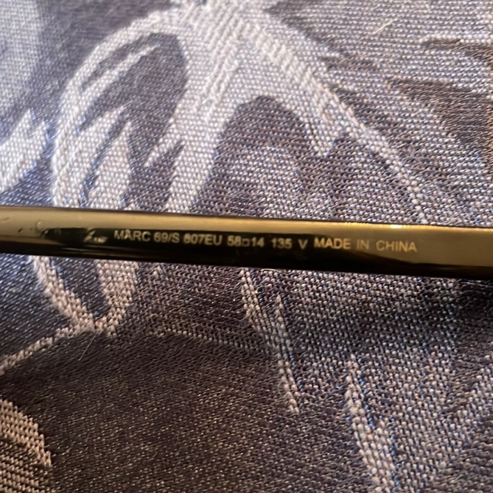 🕶️ Marc Jacob’s cat eye Tiffany silver black sunglasses 😎 - Picture 4 of 7